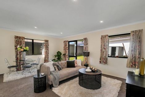 Photo of property in 15 Bedlington Avenue, Manurewa, Auckland, 2102