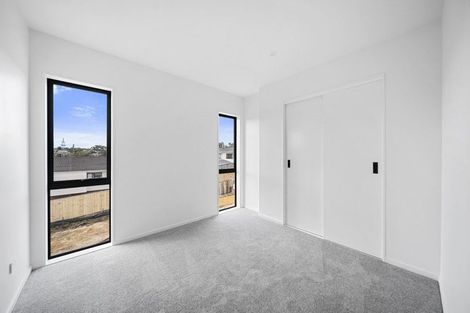 Photo of property in 1/17 Sunnyfield Crescent, Glenfield, Auckland, 0629