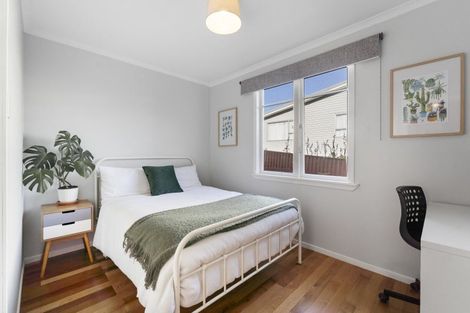 Photo of property in 6 Kaitawa Crescent, Paraparaumu, 5032