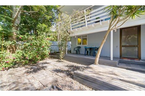 Photo of property in 2/24 Sunnyside Road, Sunnyvale, Auckland, 0612