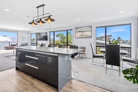 Photo of property in 8 Mariners Haven, One Tree Point, 0118