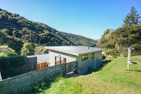 Photo of property in 52 Tikao Bay Road, Wainui, French Farm, 7582