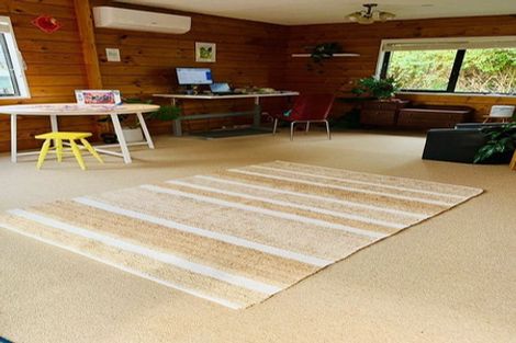 Photo of property in 2/72 Aeroview Drive, Beach Haven, Auckland, 0626