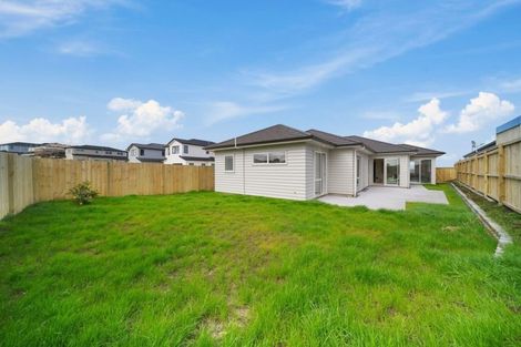 Photo of property in 8 Nola Dawn Avenue, Papakura, 2110