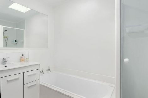 Photo of property in 2/69 Glencoe Road, Browns Bay, Auckland, 0630