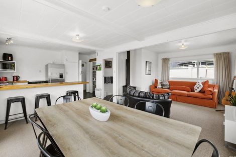 Photo of property in 4 Shearer Drive, Oakura, 4314