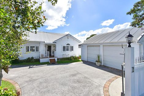 Photo of property in 10 Trentham Road, Papakura, 2110