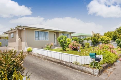 Photo of property in 12 Somerset Crescent, Highbury, Palmerston North, 4412