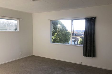 Photo of property in 26 Santiago Crescent, Unsworth Heights, Auckland, 0632