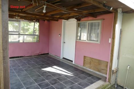 Photo of property in 56 Othello Drive, Clover Park, Auckland, 2023