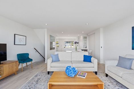 Photo of property in Weekeston Apartments, 2a Nobs Line, Strandon, New Plymouth, 4312