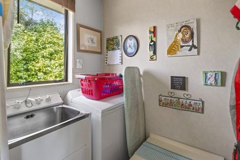 Photo of property in 2b Wyndham Road, Hannahs Bay, Rotorua, 3010