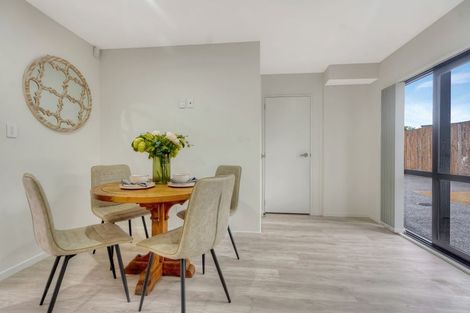 Photo of property in 5/2 Smiths Avenue, Papakura, 2110