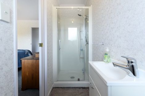 Photo of property in 9 Whitby Place, Welcome Bay, Tauranga, 3112