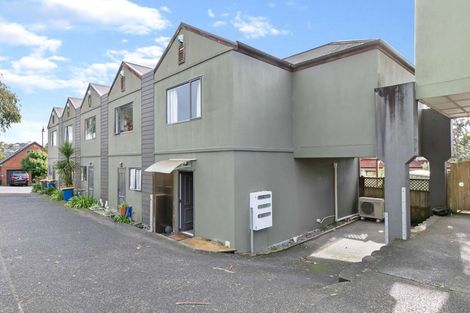 Photo of property in 5/44 Fields Parade, Oteha, Auckland, 0632