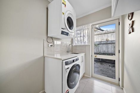 Photo of property in 17 Flora Place, Wattle Downs, Auckland, 2103