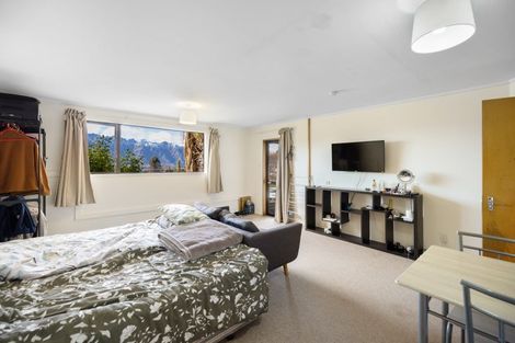 Photo of property in 8 Avalon Crescent, Fernhill, Queenstown, 9300