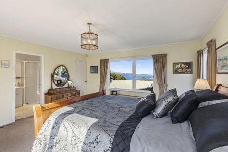 Photo of property in 51 Oakleigh Street, Maungaraki, Lower Hutt, 5010