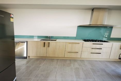 Photo of property in 1 Folkes Lane, New Lynn, Auckland, 0600