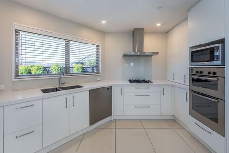 Photo of property in 16 Harrys Way, Redwood, Christchurch, 8051