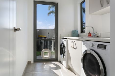 Photo of property in 1 Ada Close, Cambridge, 3434