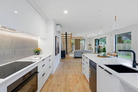 Photo of property in 17 Aratoro Place, Mount Pleasant, Christchurch, 8081
