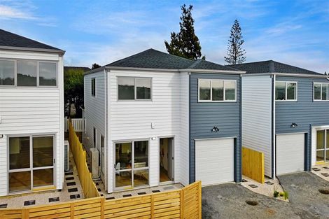 Photo of property in 240b Whitney Street, Blockhouse Bay, Auckland, 0600