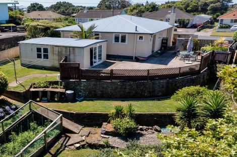 Photo of property in 77 Omata Road, Marfell, New Plymouth, 4310