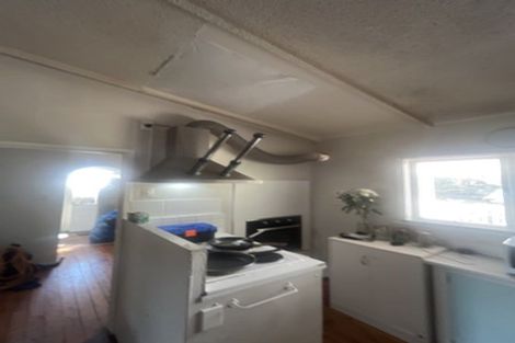 Photo of property in 15 Robert Burke Place, Henderson, Auckland, 0612