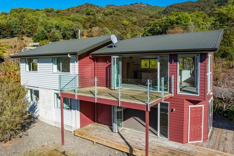 Photo of property in 2 Takorika Street, Havelock, 7100