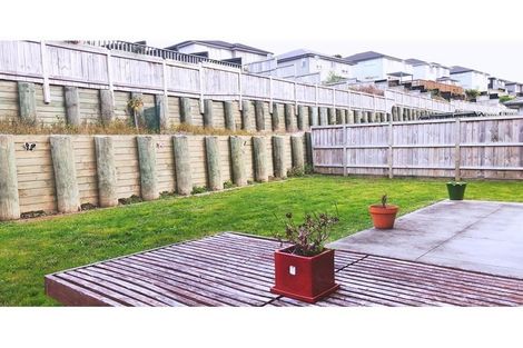 Photo of property in 68 Mackay Drive, Greenhithe, Auckland, 0632