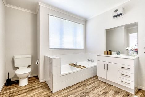 Photo of property in 12 Longford Court, Forest Lake, Hamilton, 3200