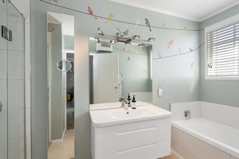 Photo of property in 10 Edwin Street, St Andrews, Hamilton, 3200