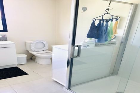 Photo of property in 2/16 Barneys Farm Road, Clendon Park, Auckland, 2103