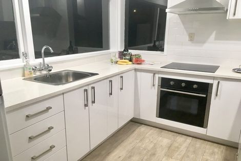 Photo of property in 1/16 Castleton Drive, Howick, Auckland, 2014