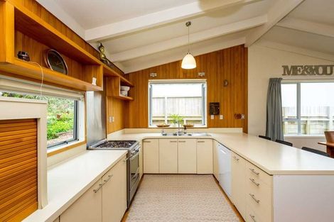 Photo of property in 11 Handley Place, Glen Avon, New Plymouth, 4312