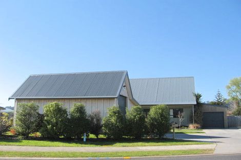 Photo of property in 28 Cholmondeley Crescent, Whitianga, 3510