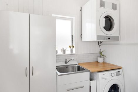 Photo of property in 14 Winter Street, Fairfield, Hamilton, 3214