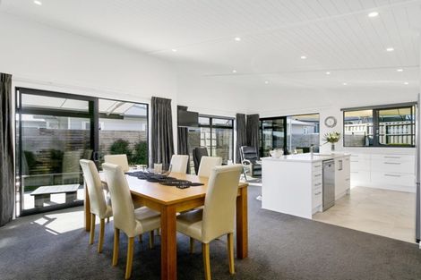 Photo of property in 10 Windsor Street, Richmond Heights, Taupo, 3330