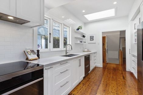 Photo of property in 107 Mortimer Terrace, Brooklyn, Wellington, 6021