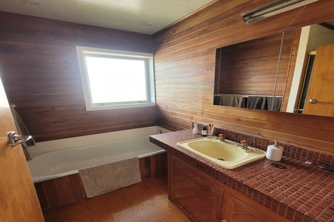 Photo of property in 16 Freebairn Street, Redwood, Christchurch, 8051