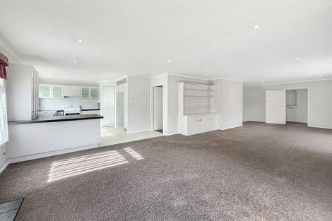 Photo of property in 17 Burnside Crescent, Burnside, Christchurch, 8053