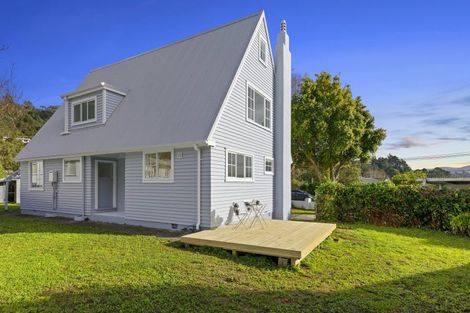 Photo of property in 117 Horoeka Street, Stokes Valley, Lower Hutt, 5019