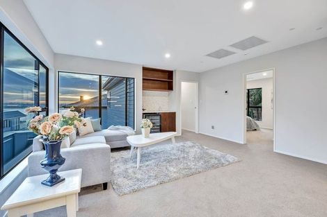Photo of property in 47a Takutai Avenue, Half Moon Bay, Auckland, 2012