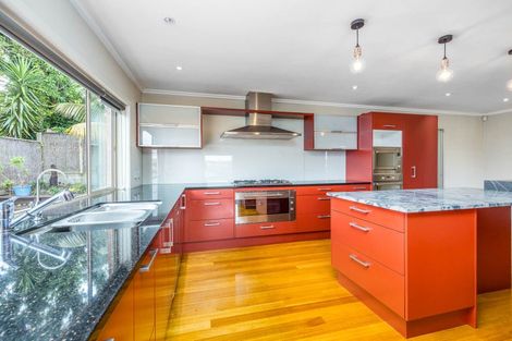 Photo of property in 9a Pendene Place, Forrest Hill, Auckland, 0620