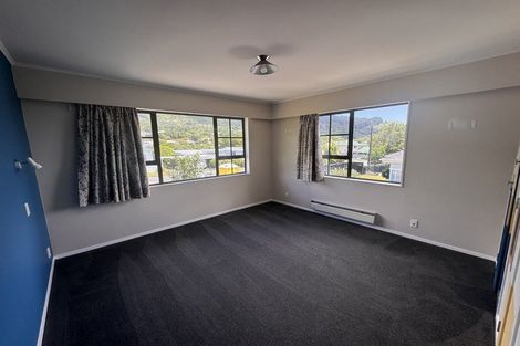 Photo of property in 25 Ngatitoa Street, Tawa, Wellington, 5028