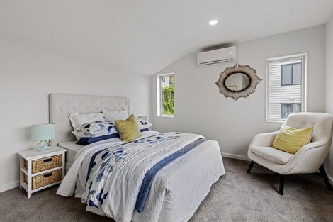 Photo of property in 487a East Coast Road, Murrays Bay, Auckland, 0630