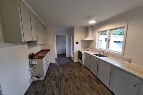 Photo of property in 6 Hereford Street, Te Atatu Peninsula, Auckland, 0610