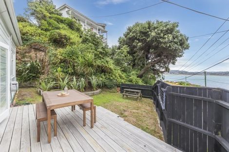 Photo of property in 8a Hungerford Road, Lyall Bay, Wellington, 6022
