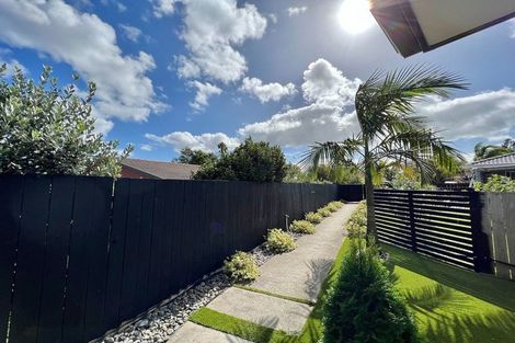 Photo of property in 46a Golfland Drive, Golflands, Auckland, 2013